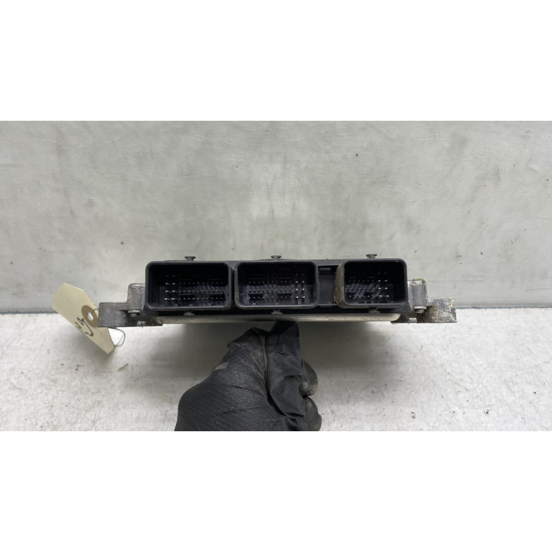 Calculateur moteur RENAULT TWINGO 2 Photo n°1