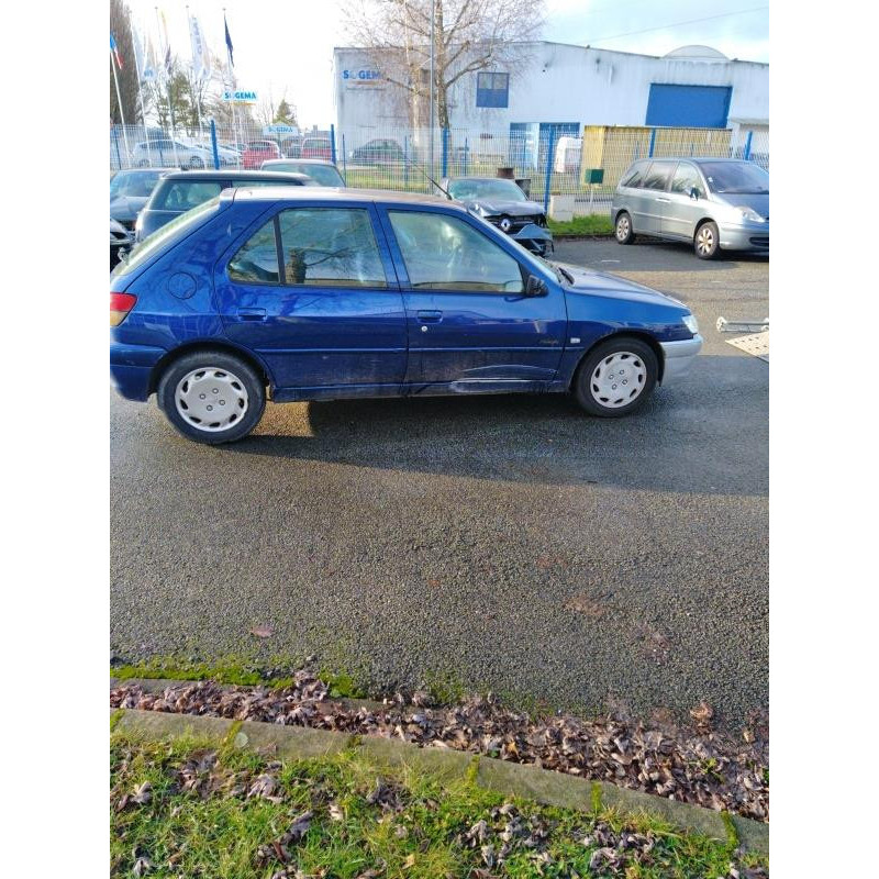 Etrier avant droit (freinage) PEUGEOT 306 Photo n°12
