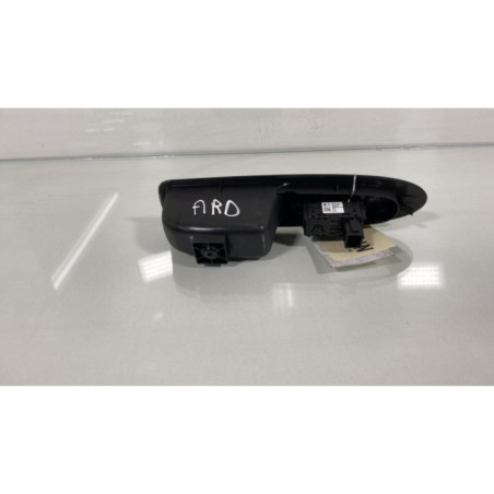 Interrupteur de leve vitre arriere droit CITROEN C4 2
