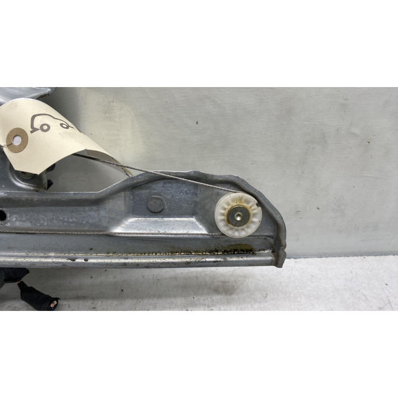 Leve vitre electrique avant droit PEUGEOT 2008 1 Photo n°3