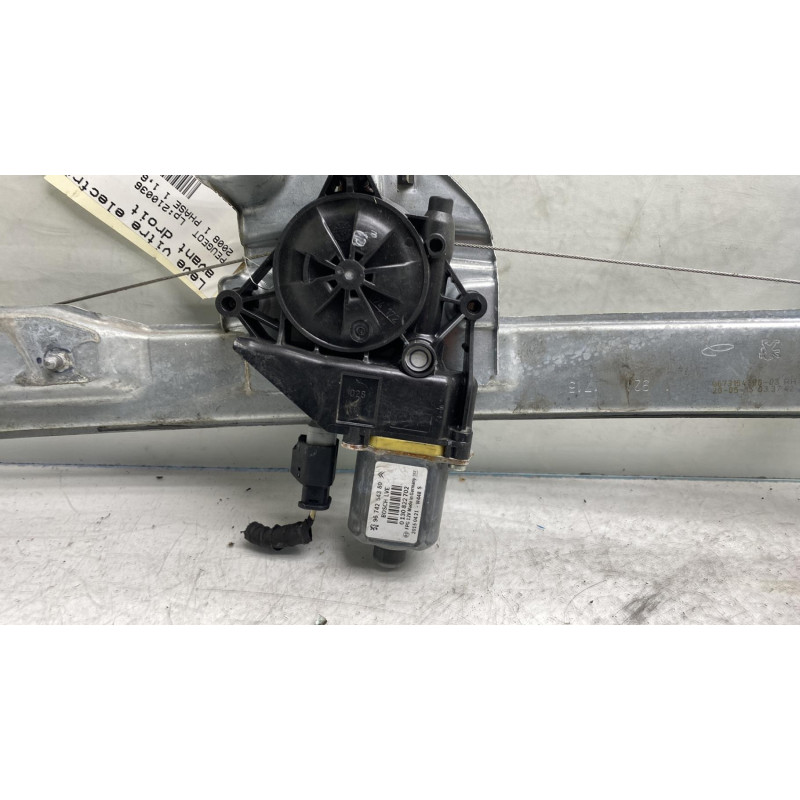 Leve vitre electrique avant droit PEUGEOT 2008 1 Photo n°7