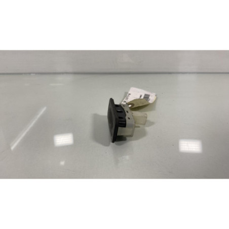 Bouton de coffre RENAULT CLIO 4