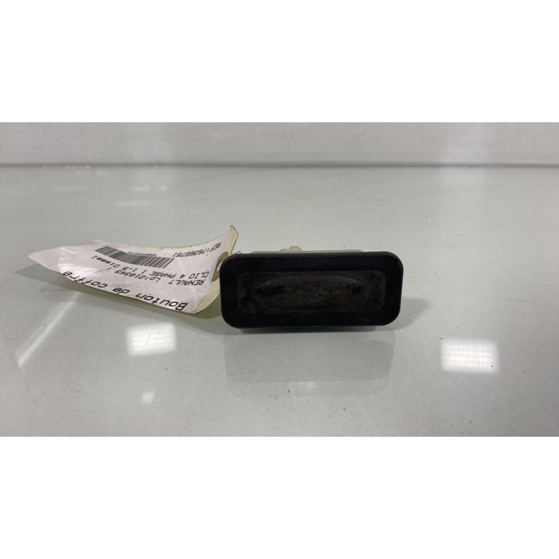 Bouton de coffre RENAULT CLIO 4 Photo n°3
