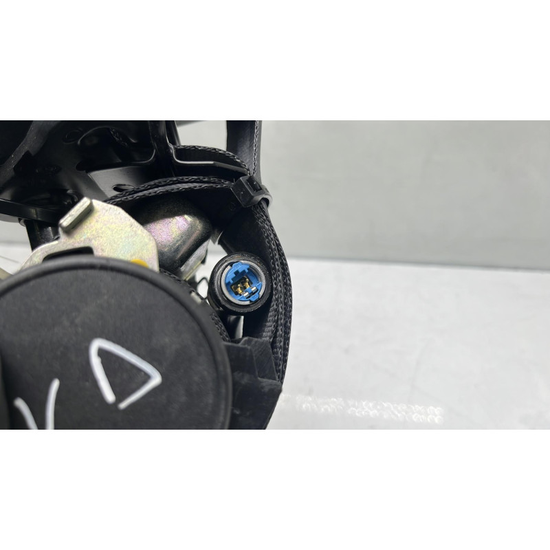Pretensionneur de ceinture avant droit RENAULT CLIO 4 Photo n°1