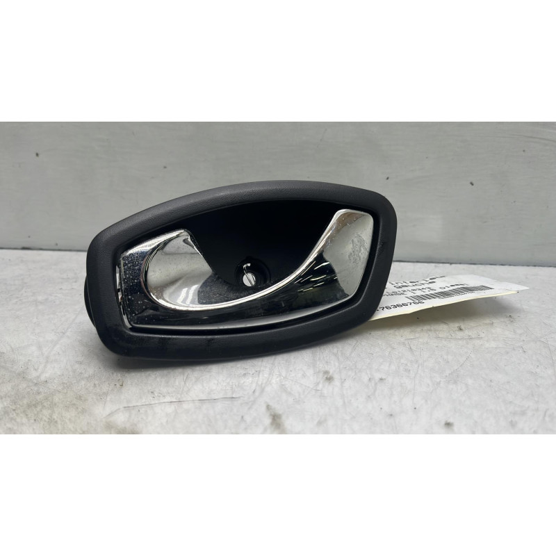 Poignee interieur arriere gauche RENAULT CLIO 4 Photo n°3