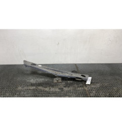 Traverse superieure PEUGEOT 205