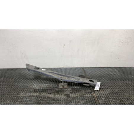 Traverse superieure PEUGEOT 205