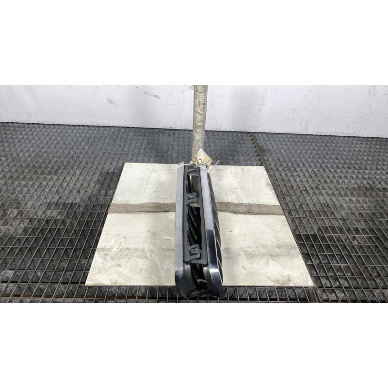 Calandre BMW X3 E83 Photo n°1