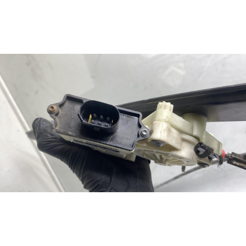 Leve vitre electrique avant droit BMW X3 E83 Photo n°6