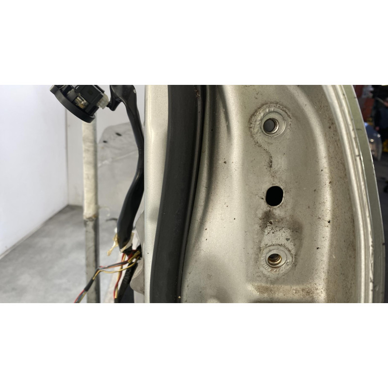 Porte arriere gauche TOYOTA AVENSIS 2 Photo n°6