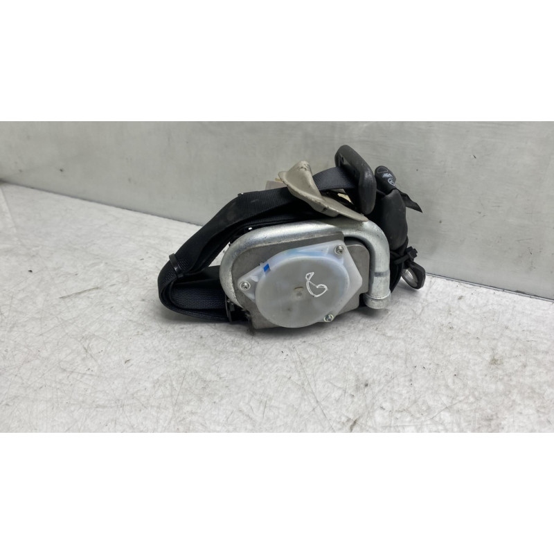 Pretensionneur de ceinture avant droit TOYOTA AVENSIS 2 Photo n°2