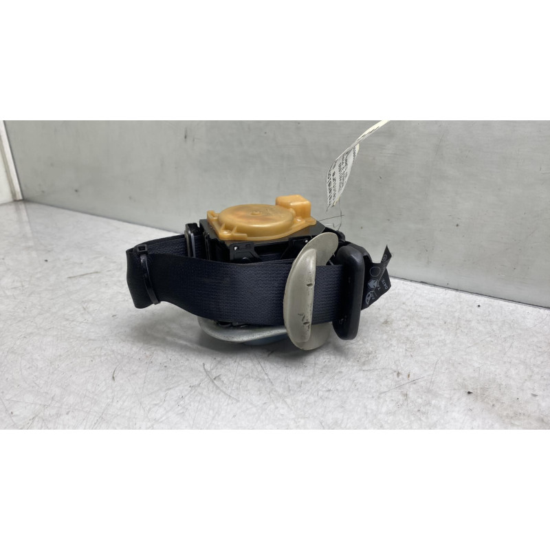 Pretensionneur de ceinture avant droit TOYOTA AVENSIS 2 Photo n°3