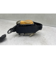 Pretensionneur de ceinture avant gauche TOYOTA AVENSIS 2 Photo n°1