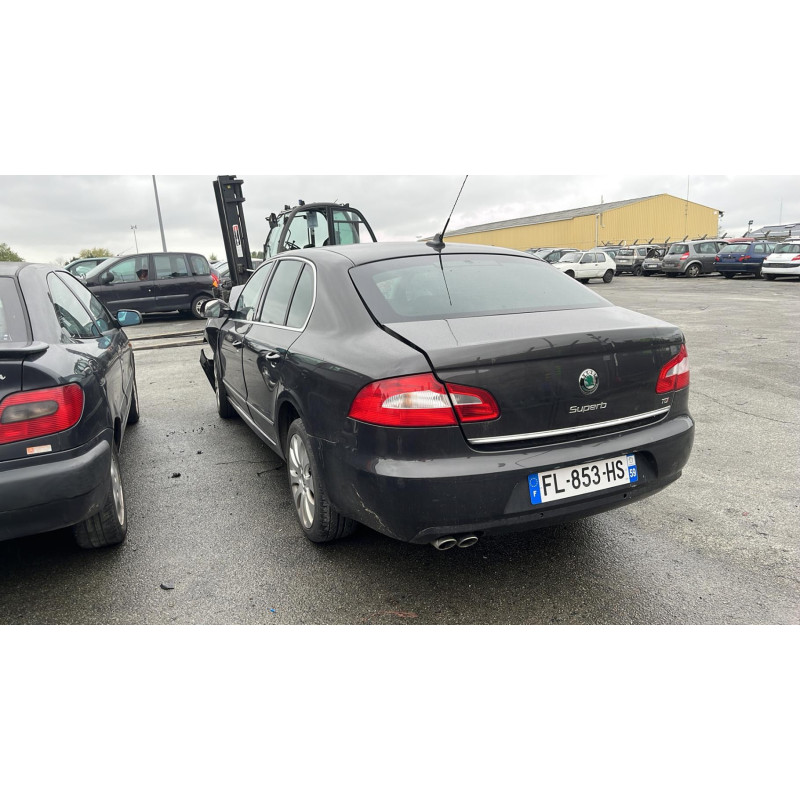 Trappe d'essence SKODA SUPERB 2 Photo n°16