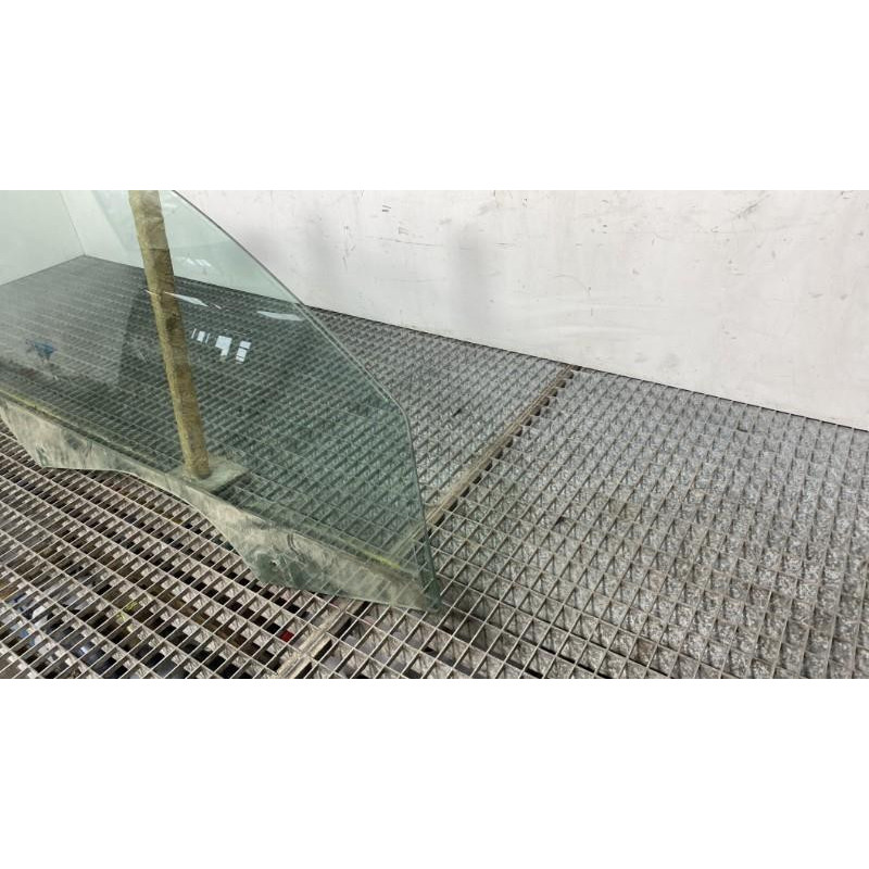 Vitre avant droit SKODA SUPERB 2 Photo n°3