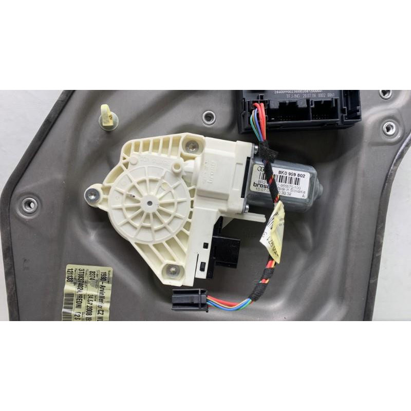 Leve vitre electrique avant droit SKODA SUPERB 2 Photo n°1