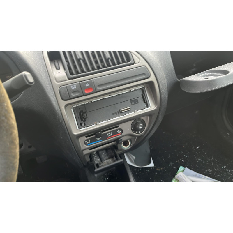 Poignee porte avant droit CITROEN SAXO Photo n°7