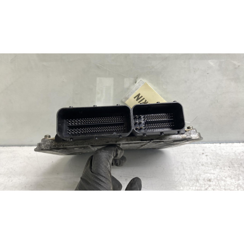 Calculateur moteur OPEL ASTRA J Photo n°3