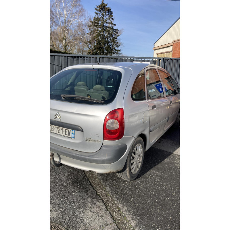 Moteur CITROEN XSARA PICASSO Photo n°8