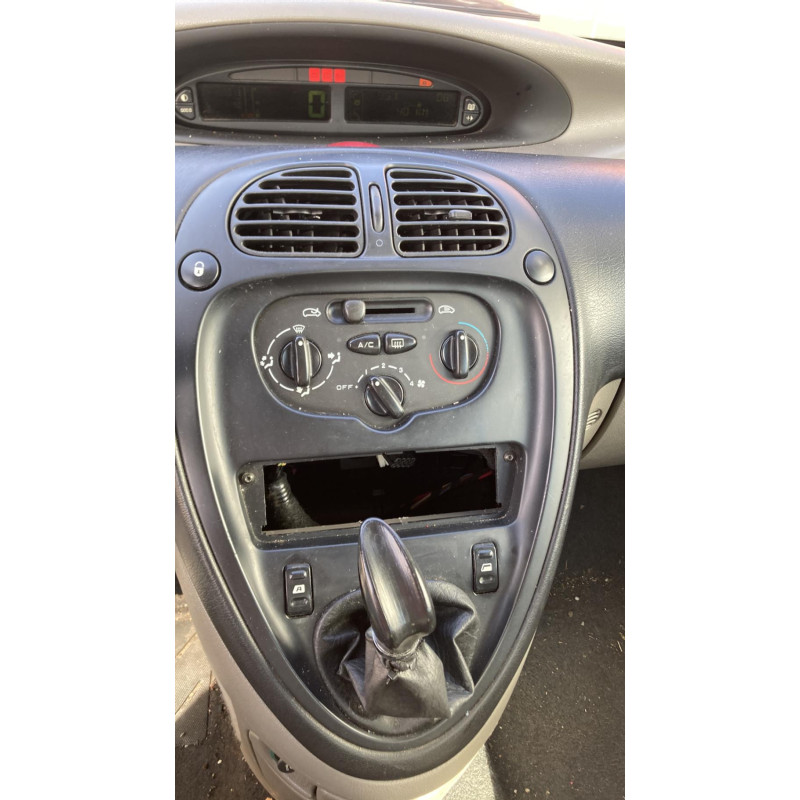 Moteur CITROEN XSARA PICASSO Photo n°9