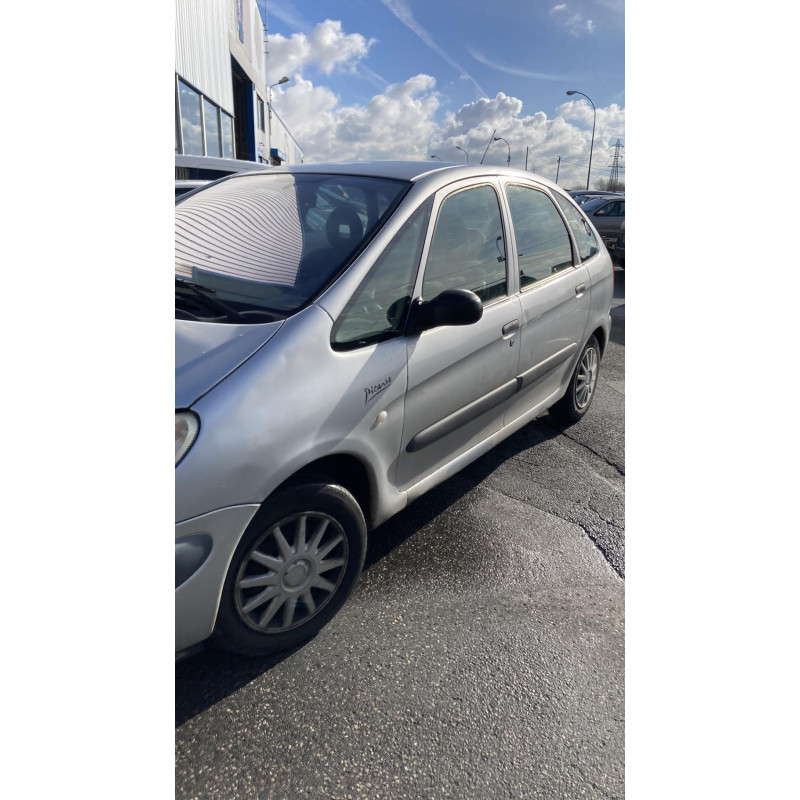 Moteur CITROEN XSARA PICASSO Photo n°10