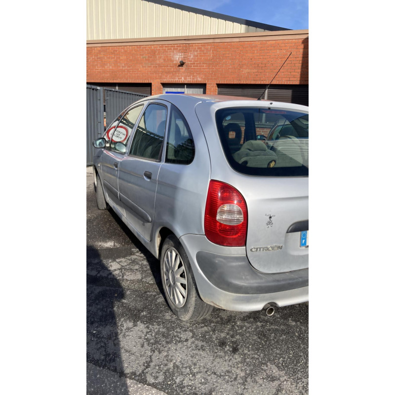 Moteur CITROEN XSARA PICASSO Photo n°12