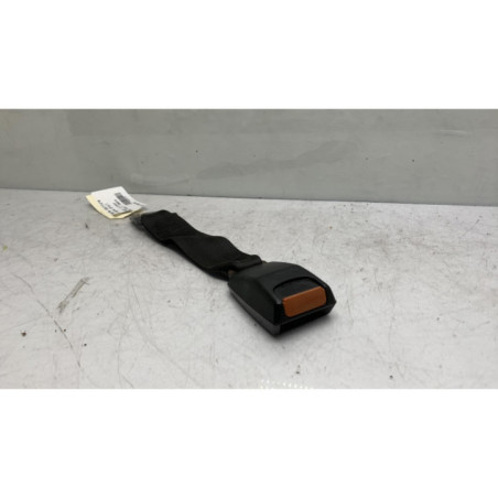 Attache ceinture arriere droit PEUGEOT 205