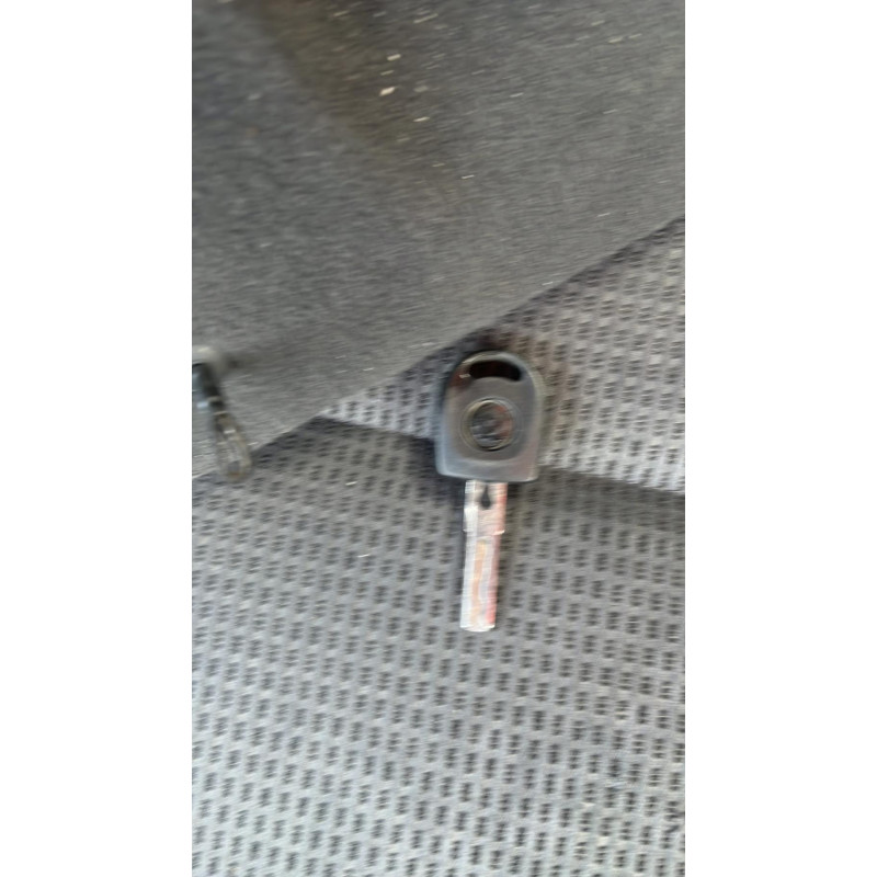 Bouton de warning VOLKSWAGEN POLO 4 Photo n°15