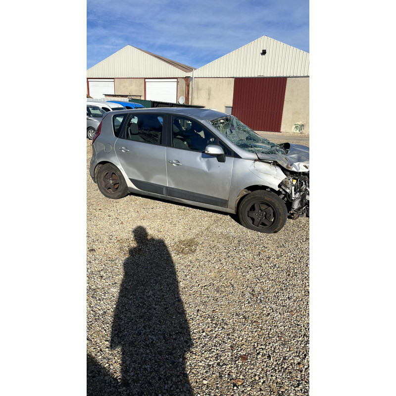 Calculateur moteur RENAULT SCENIC 3 Photo n°9