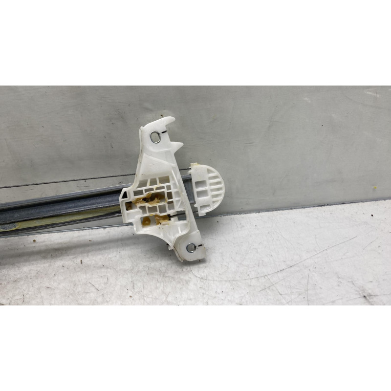 Leve vitre electrique avant gauche SUZUKI IGNIS 3 Photo n°3