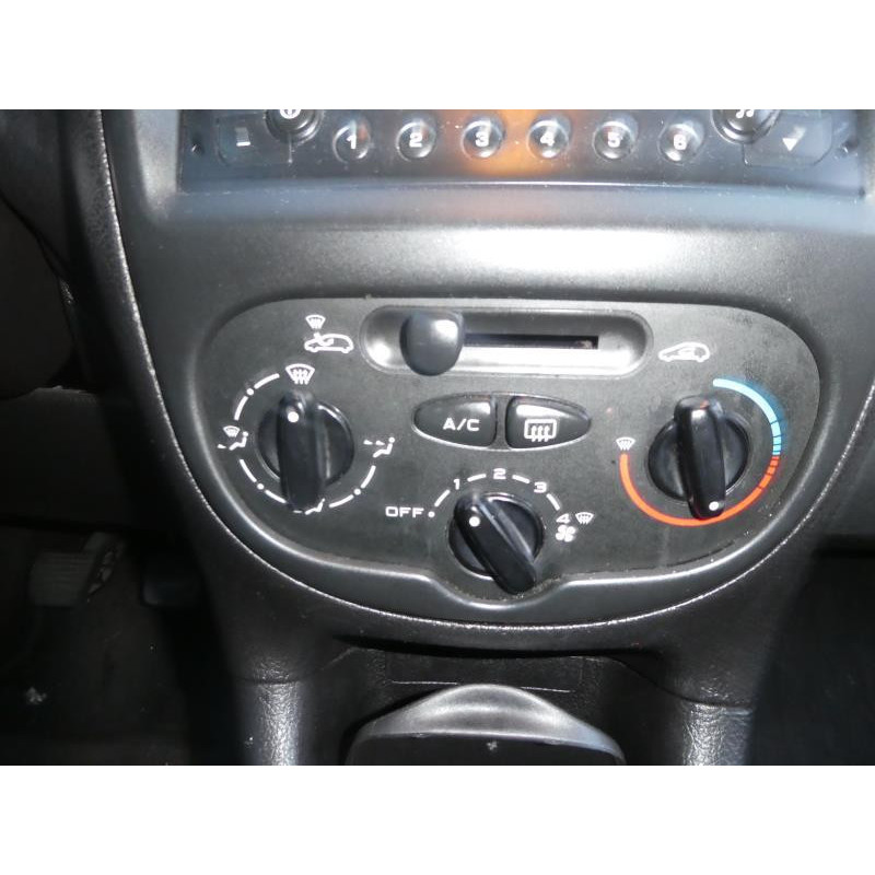 Poignee interieur avant gauche PEUGEOT 206 Photo n°13