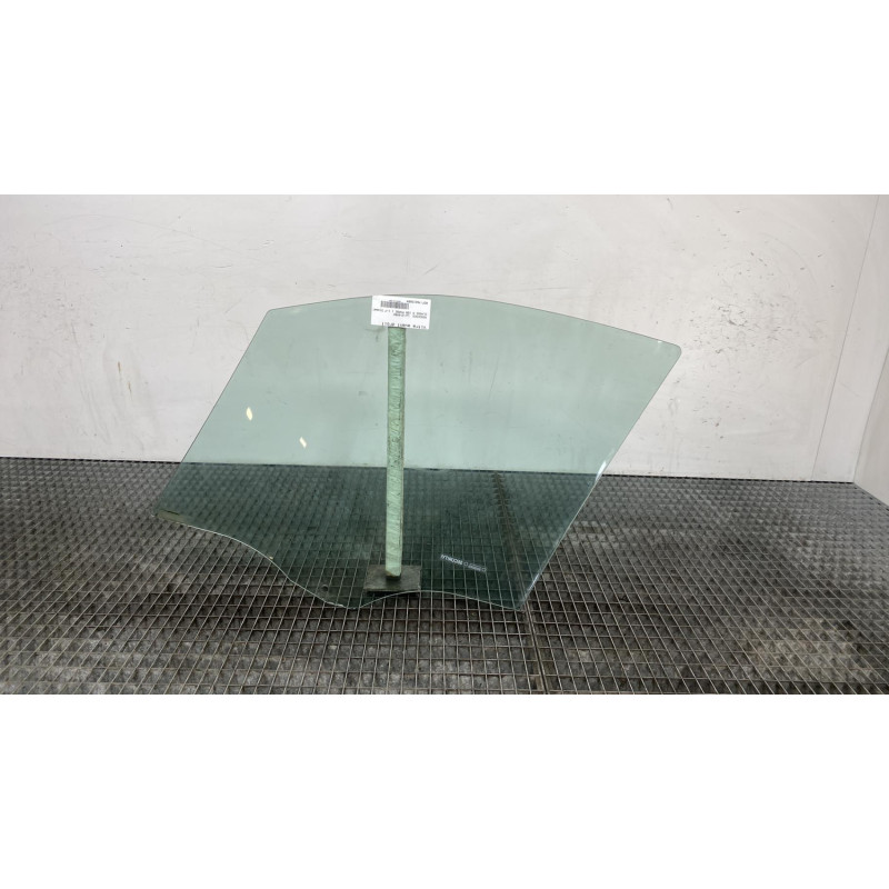 Vitre avant droit MERCEDES CLASSE A 168 Photo n°3