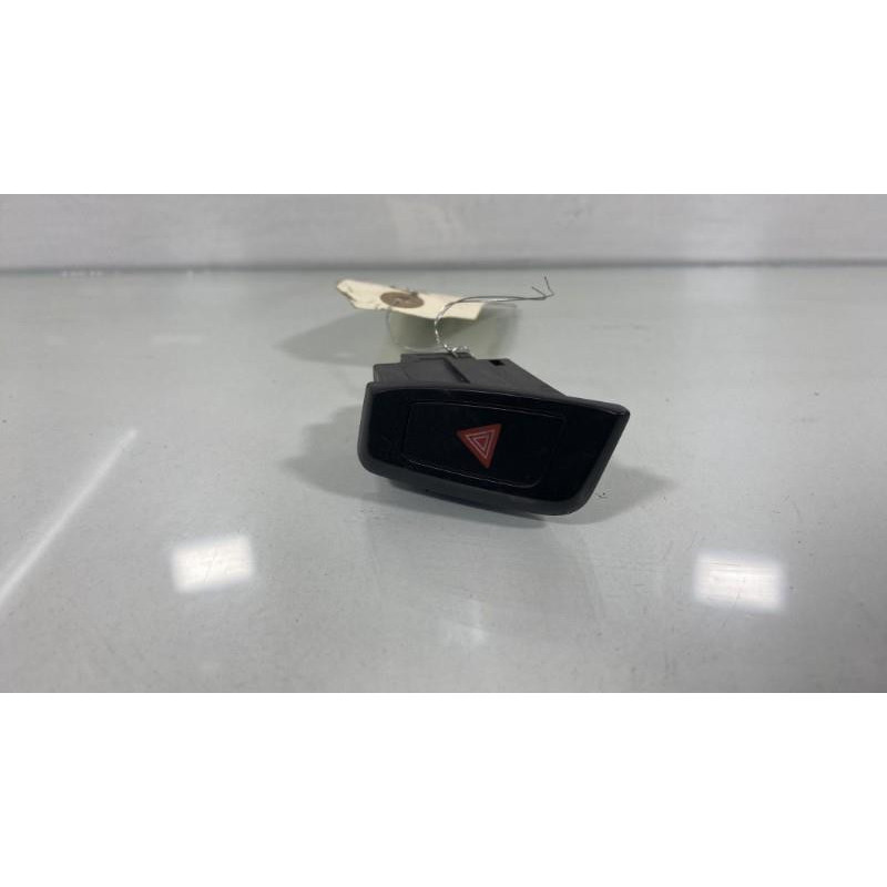 Bouton de warning AUDI A5 1 Photo n°2