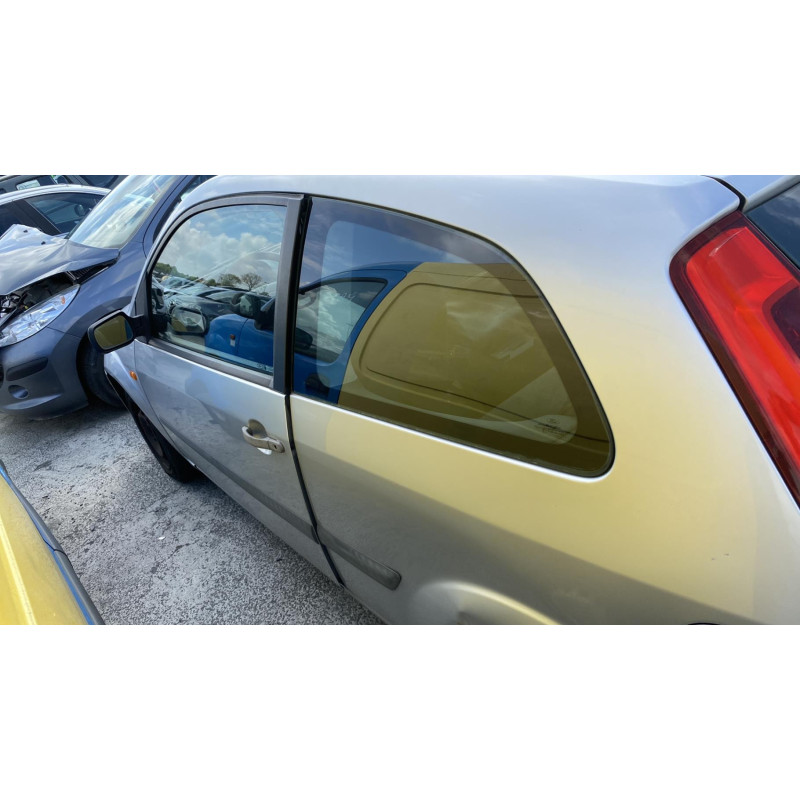 Vitre avant droit FORD FIESTA 5 Photo n°8