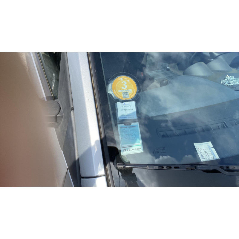 Vitre avant droit FORD FIESTA 5 Photo n°10