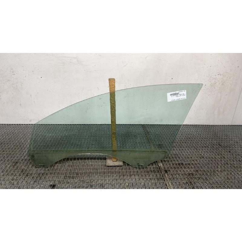 Vitre avant droit VOLVO V 50 Photo n°4