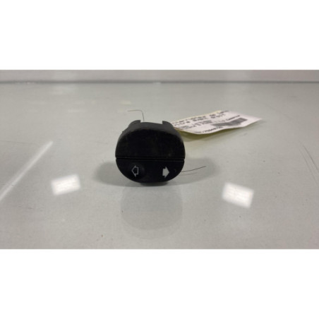 Interrupteur de leve vitre avant droit FORD FIESTA 5