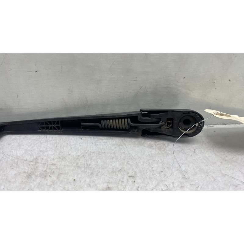 Bras essuie glace arriere SUZUKI SWIFT 4 Photo n°1