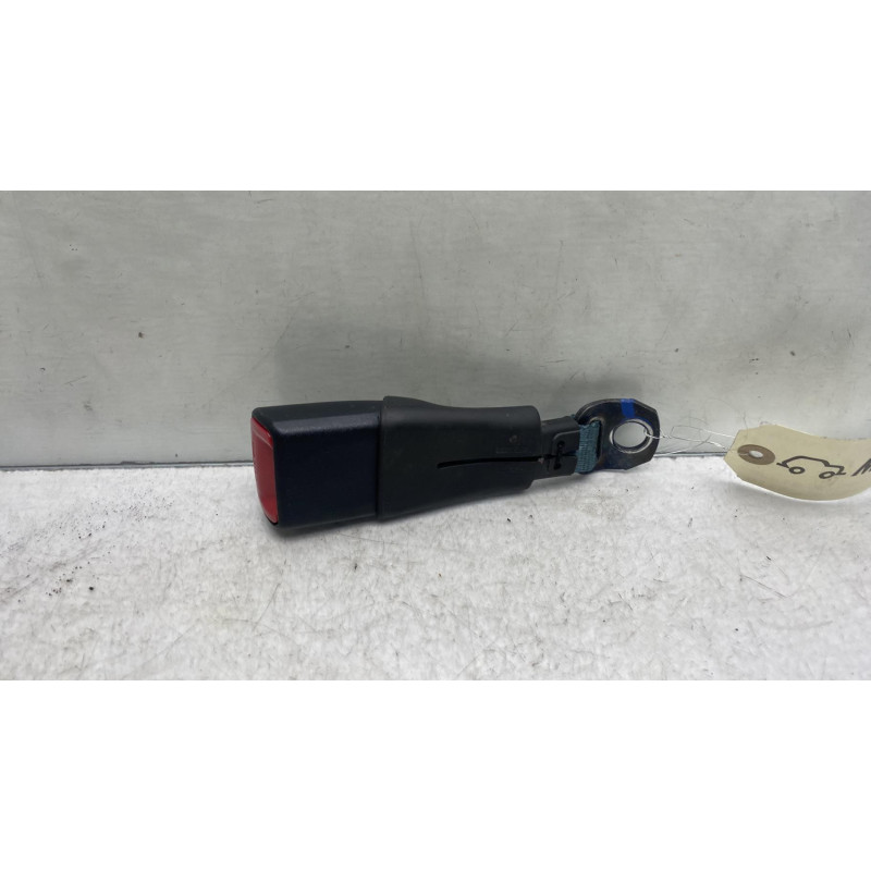 Attache ceinture arriere centrale SUZUKI SWIFT 4 Photo n°2