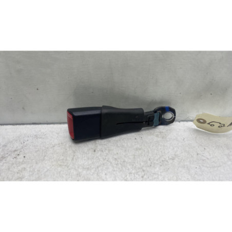 Attache ceinture arriere centrale SUZUKI SWIFT 4