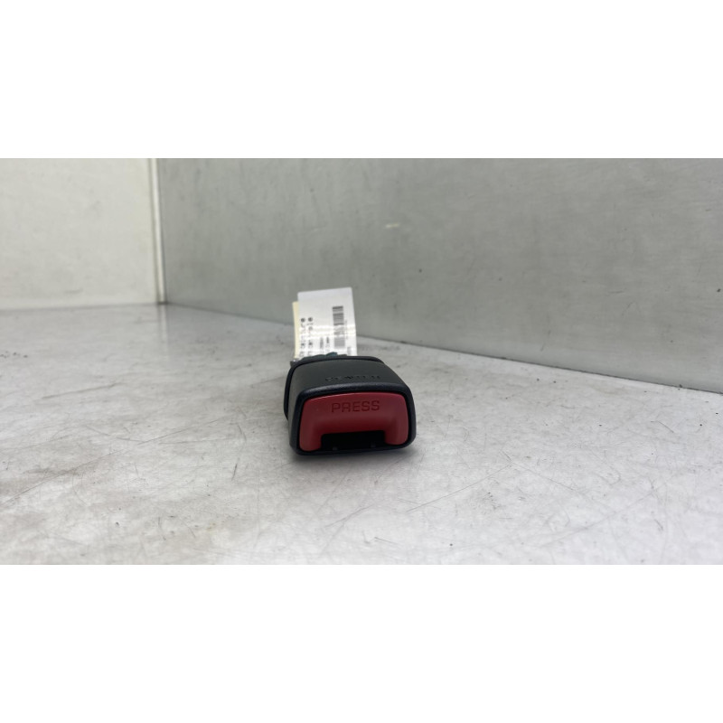 Attache ceinture arriere centrale SUZUKI SWIFT 4 Photo n°3