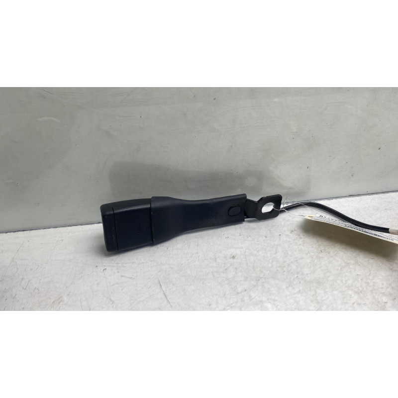 Attache ceinture avant droit SUZUKI SWIFT 4 Photo n°3