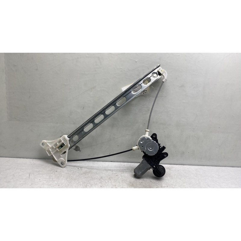 Leve vitre electrique avant gauche SUZUKI SWIFT 4 Photo n°4