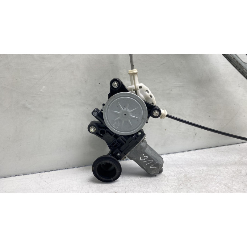 Leve vitre electrique avant gauche SUZUKI SWIFT 4 Photo n°6