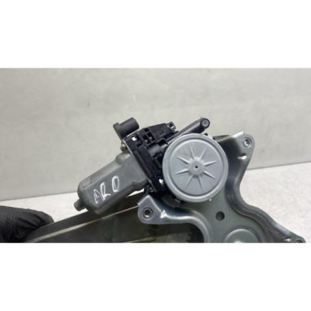 Leve vitre electrique arriere droit SUZUKI SWIFT 4 Photo n°1