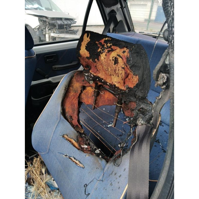 Poignee porte avant droit PEUGEOT 106 Photo n°16