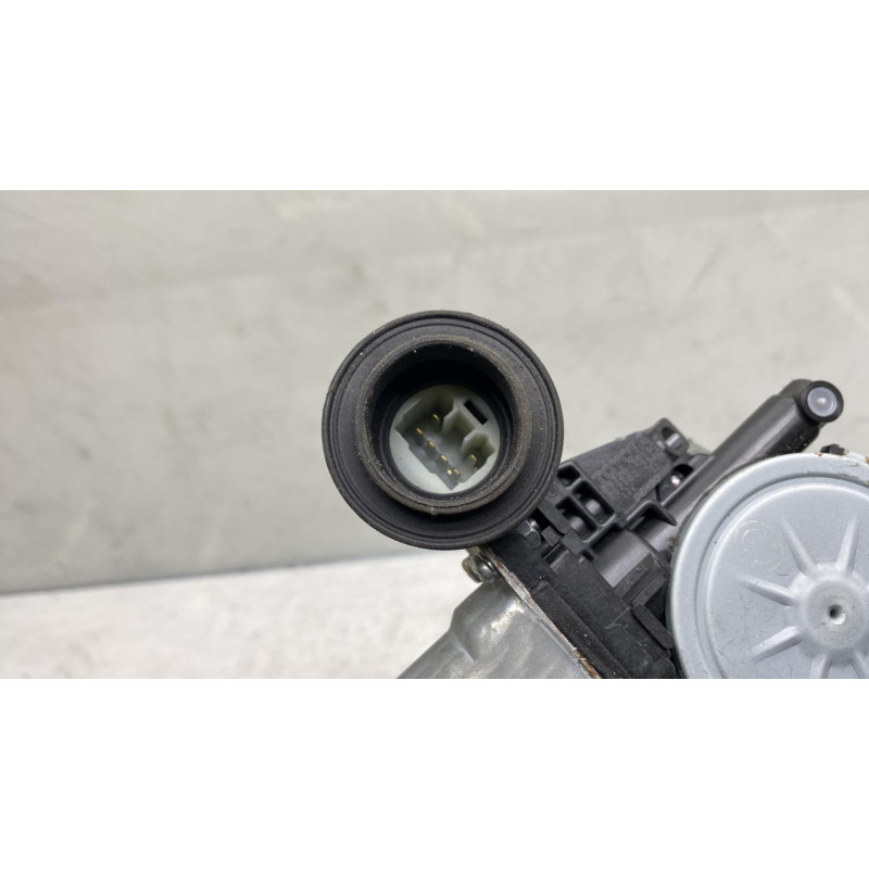 Leve vitre electrique arriere droit TOYOTA RAV4 3 Photo n°2