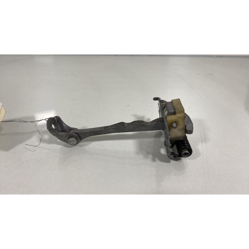 Arret de porte arriere droit RENAULT SCENIC 3 Photo n°3