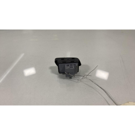 Interrupteur de leve vitre avant droit VOLKSWAGEN POLO 4