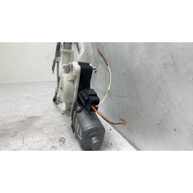 Leve vitre electrique avant droit KIA PICANTO 2 Photo n°4